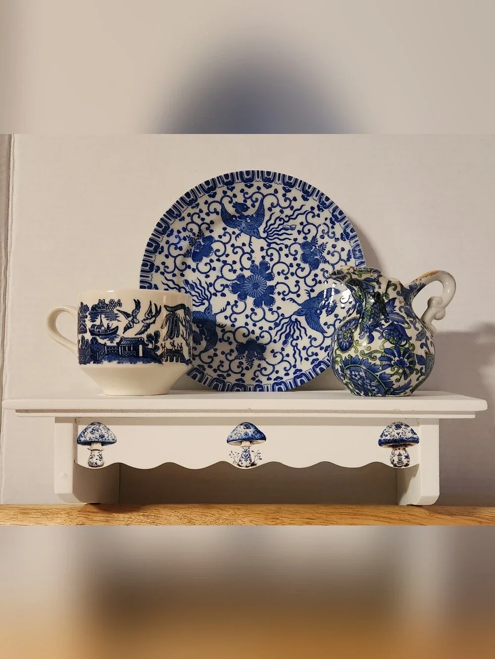 Vintage Blue Willow Style Scalloped Wooden Wall Shelf Cottagecore 12”